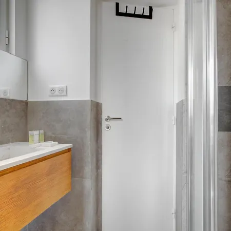 153 Mylene - Superbe à Appartement Paris